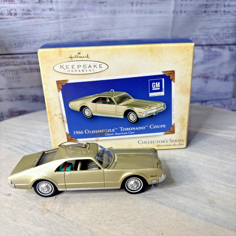 Hallmark Keepsake Ornament 1966 Oldsmobile Toronado Coupe American Cars 2001